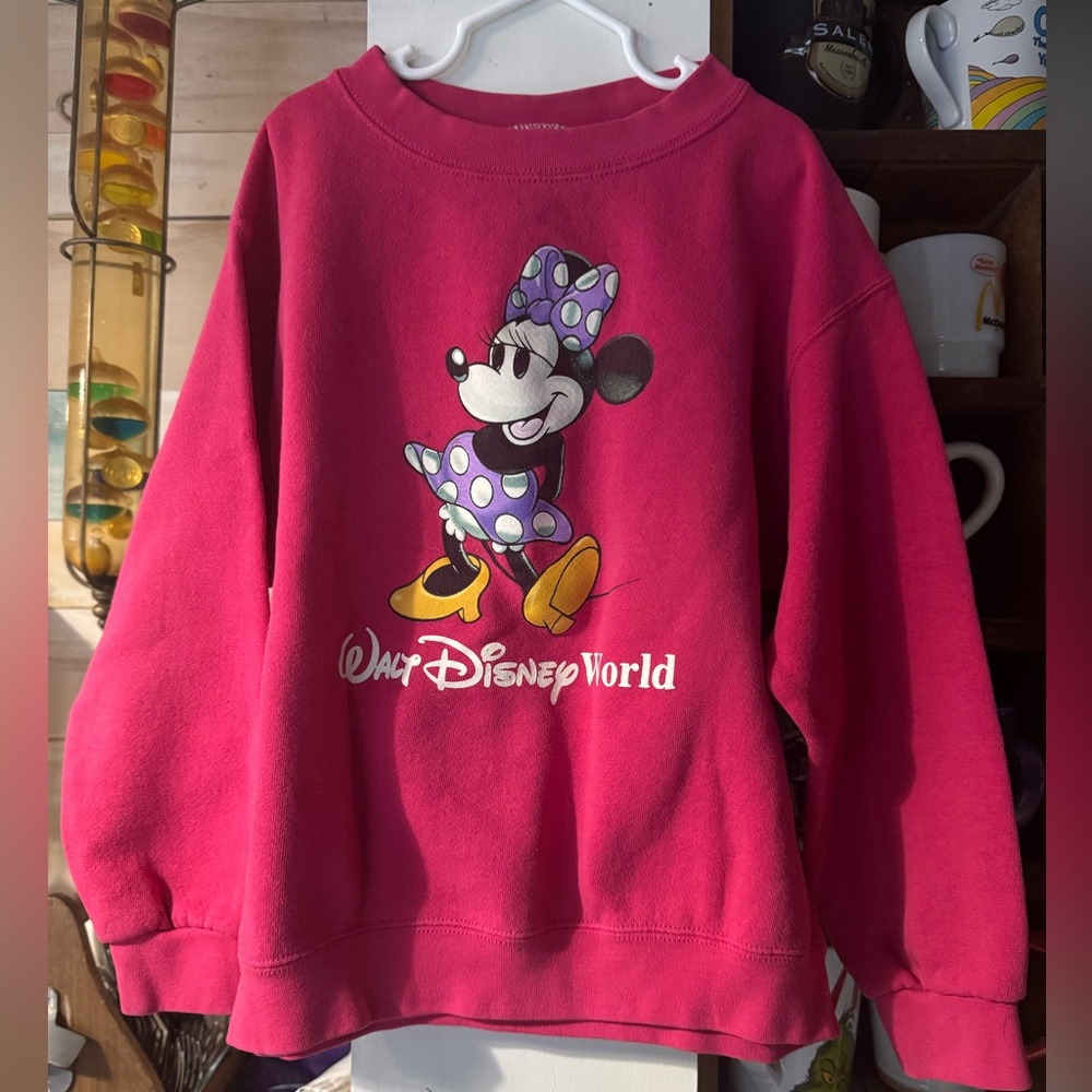 Vintage Disney World Minnie Mouse Sweatshirt.  Tag says Medium more like Small